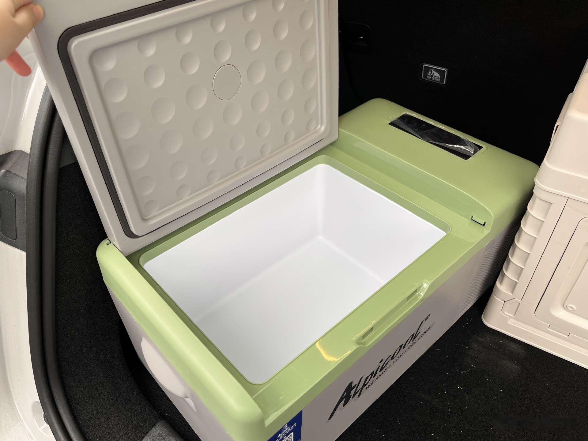 车载冰箱2个月使用体验 从买车以来,我们每周末基本都要开出去玩,有