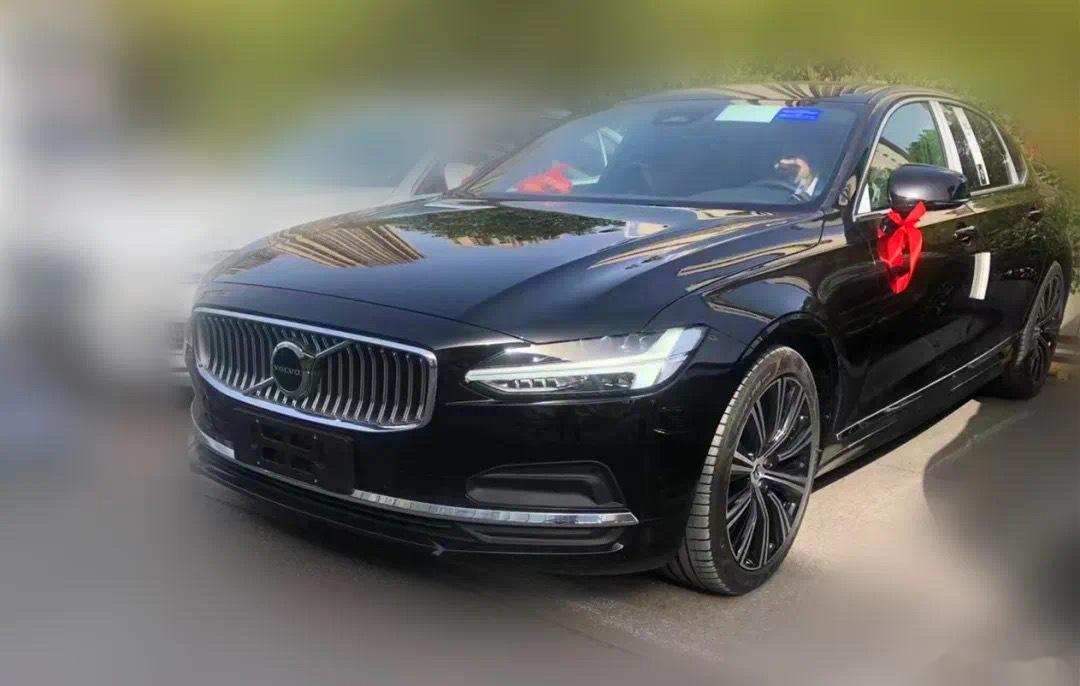 现在才知道6月份的时候沃尔沃s90能优惠18万 ,而且这还是普通用户能在