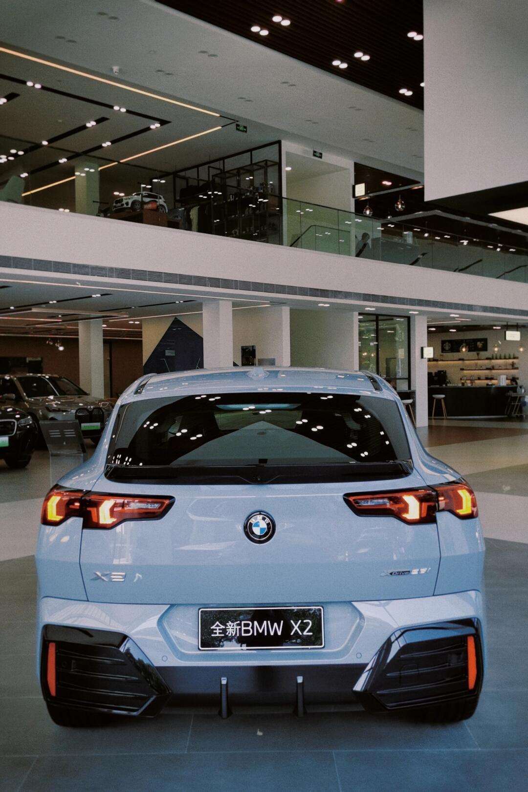 bmwx225im个性前卫的紧凑型豪华全能轿跑车
