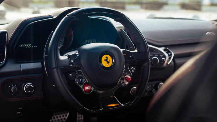 准备不舍的出掉法拉利458 italia,近期到的玩具太多,未来还有很多玩具