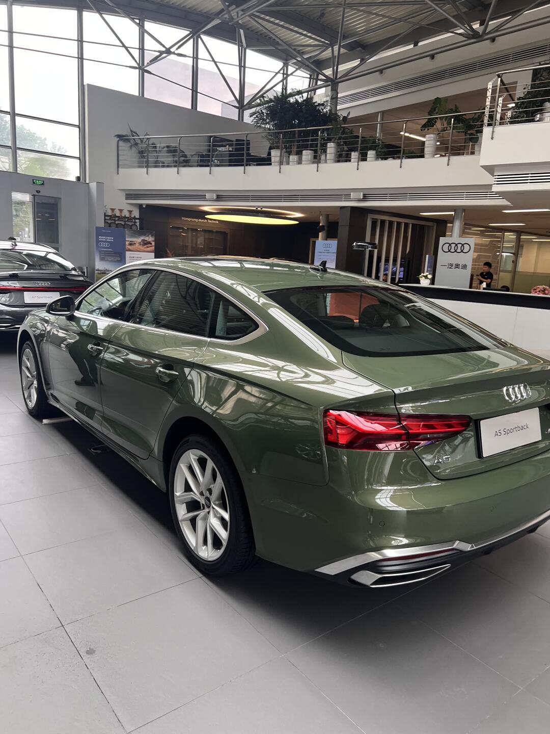 好city哦08女生开奥迪