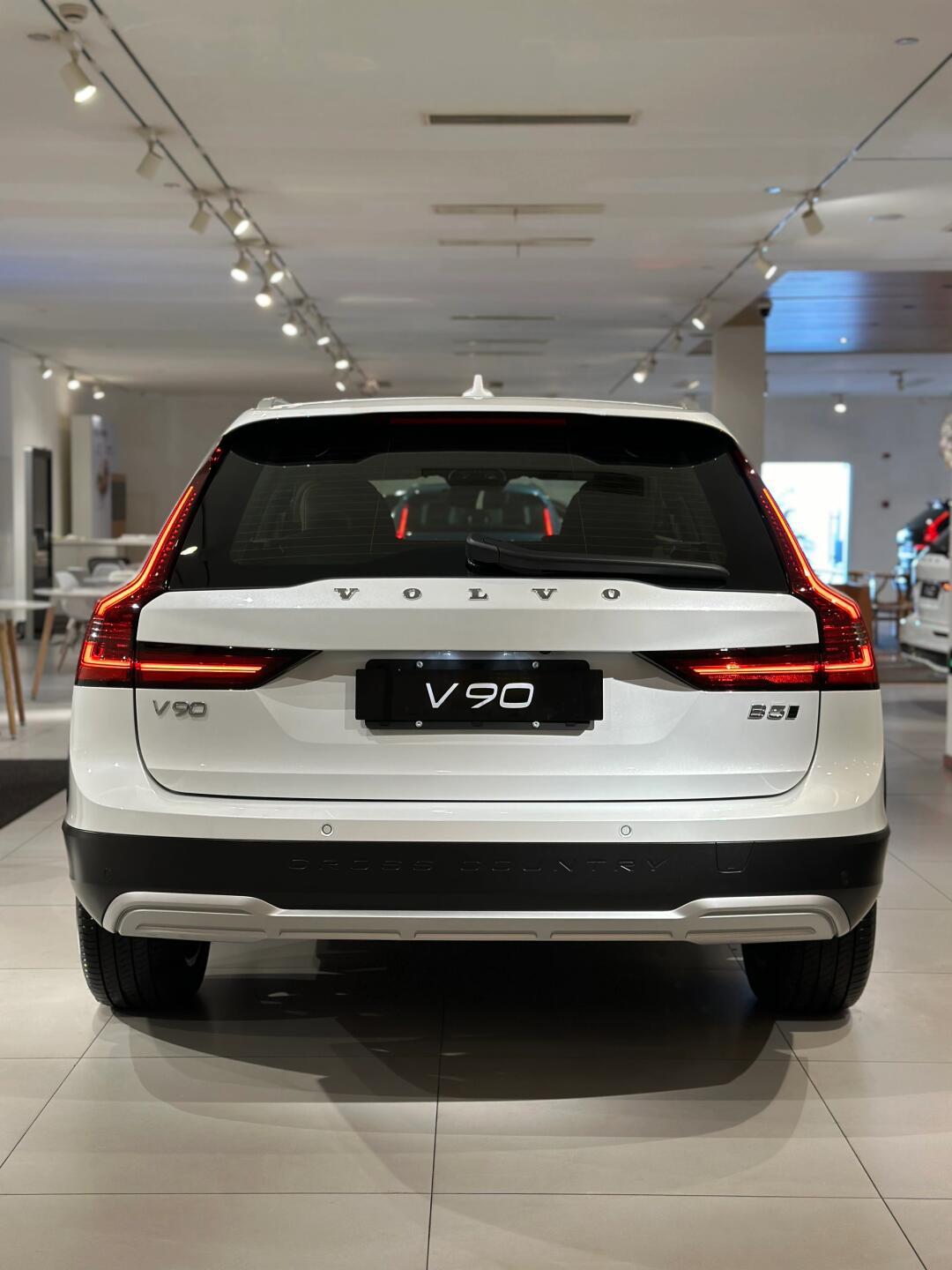 今日推荐车型08 沃尔沃 v90cc