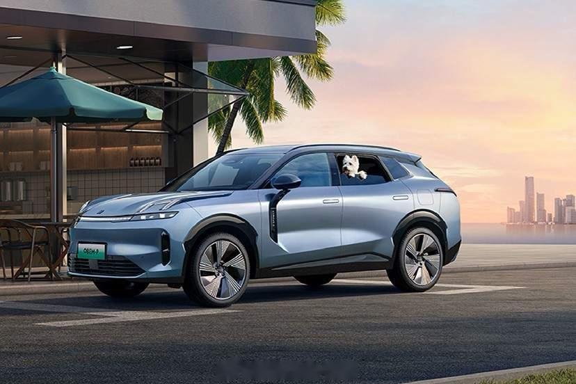 领克旗下中型suv——新款领克08 em-p正式上市,共推出6款配置车型,在