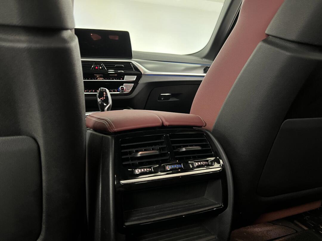 宝马5系新能源 2021款 535le 先锋版m运动套装安全行驶3万多公里,一个