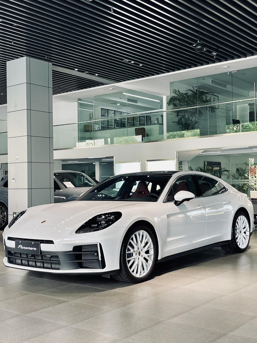 保时捷轿车panamera4图片