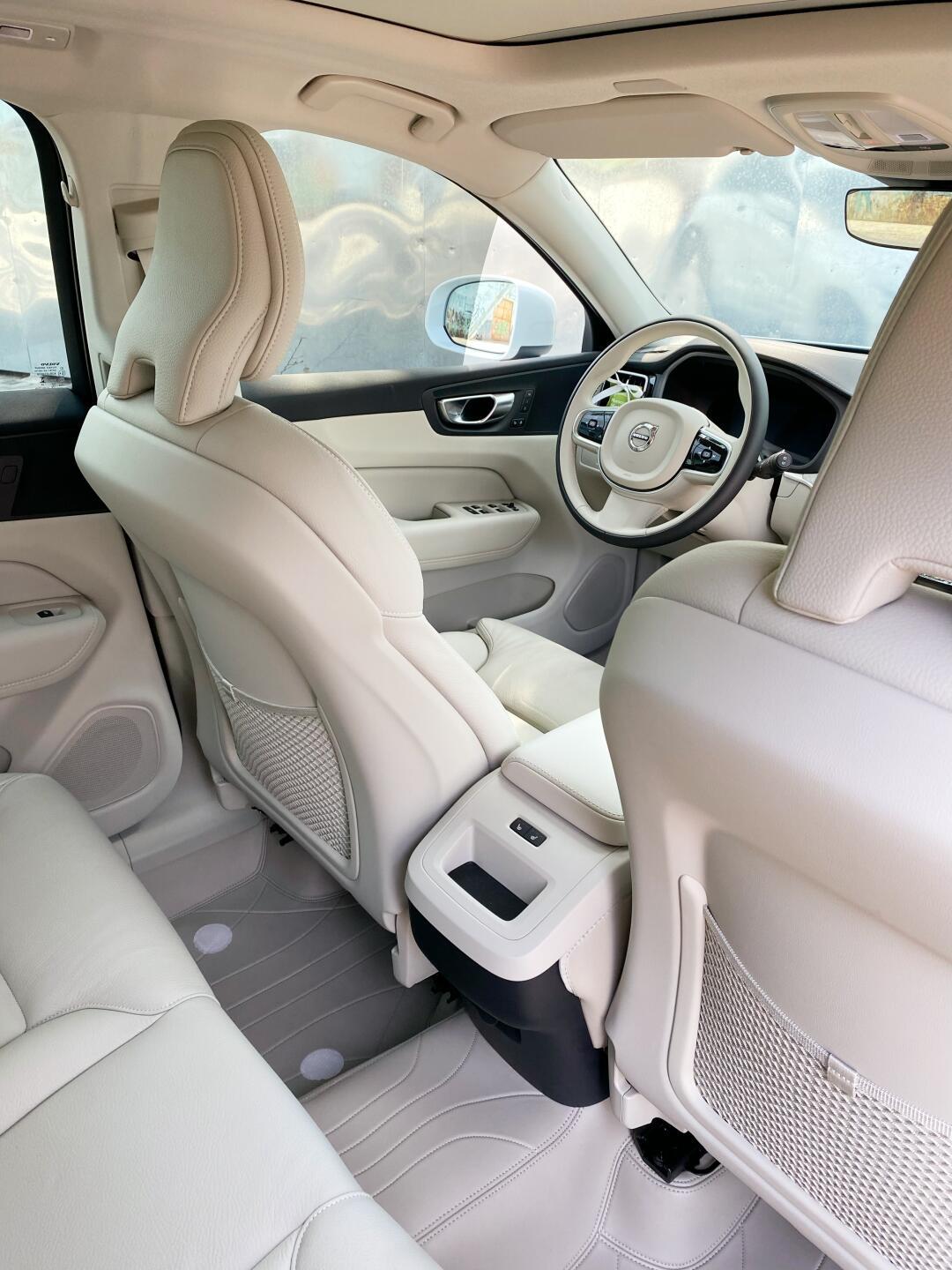 救命啊!也没人告诉我沃尔沃内饰长这样啊!