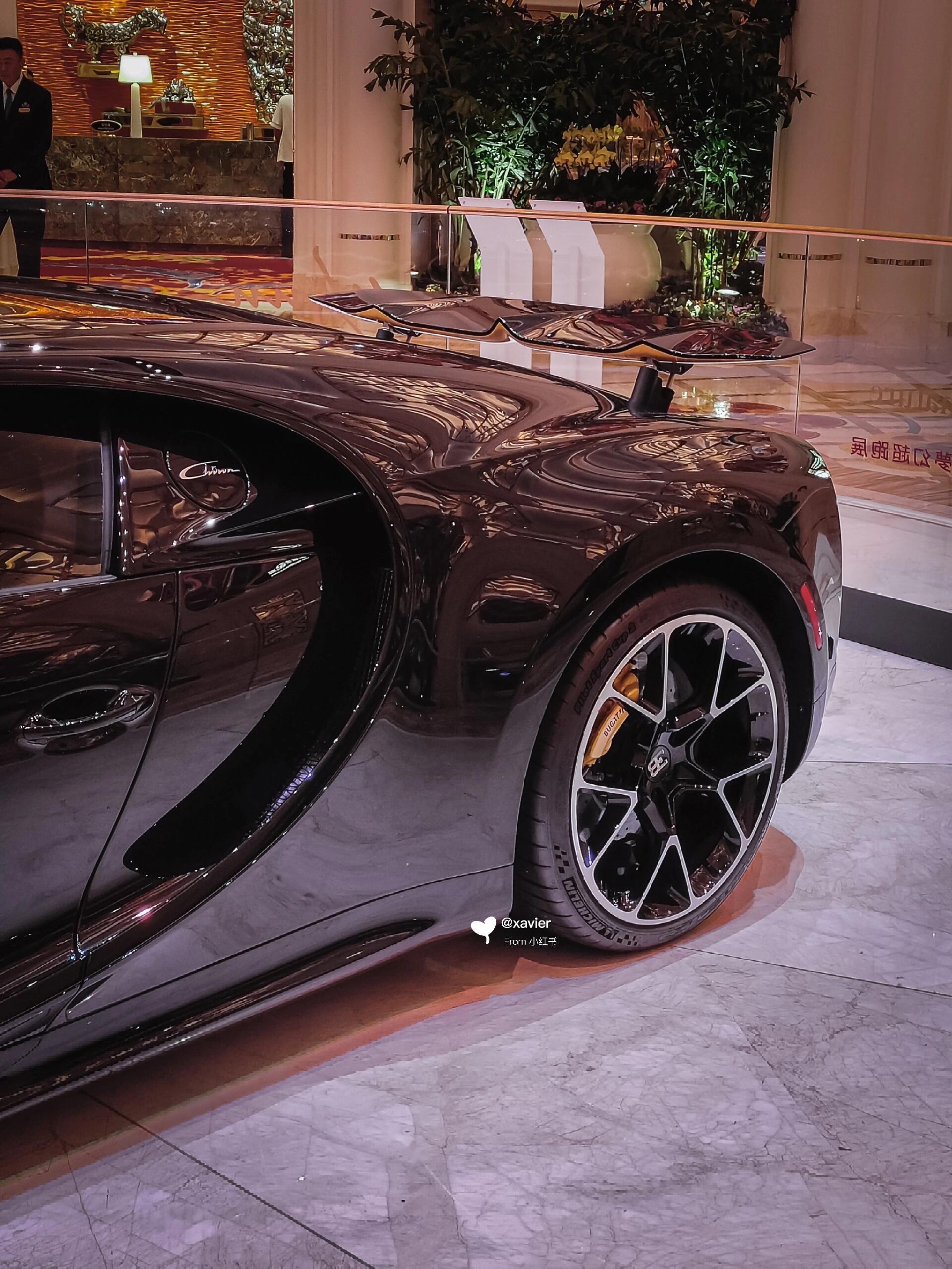 【布加迪bugatti chiron】 chiron是布加迪在日内瓦车展前夕发布