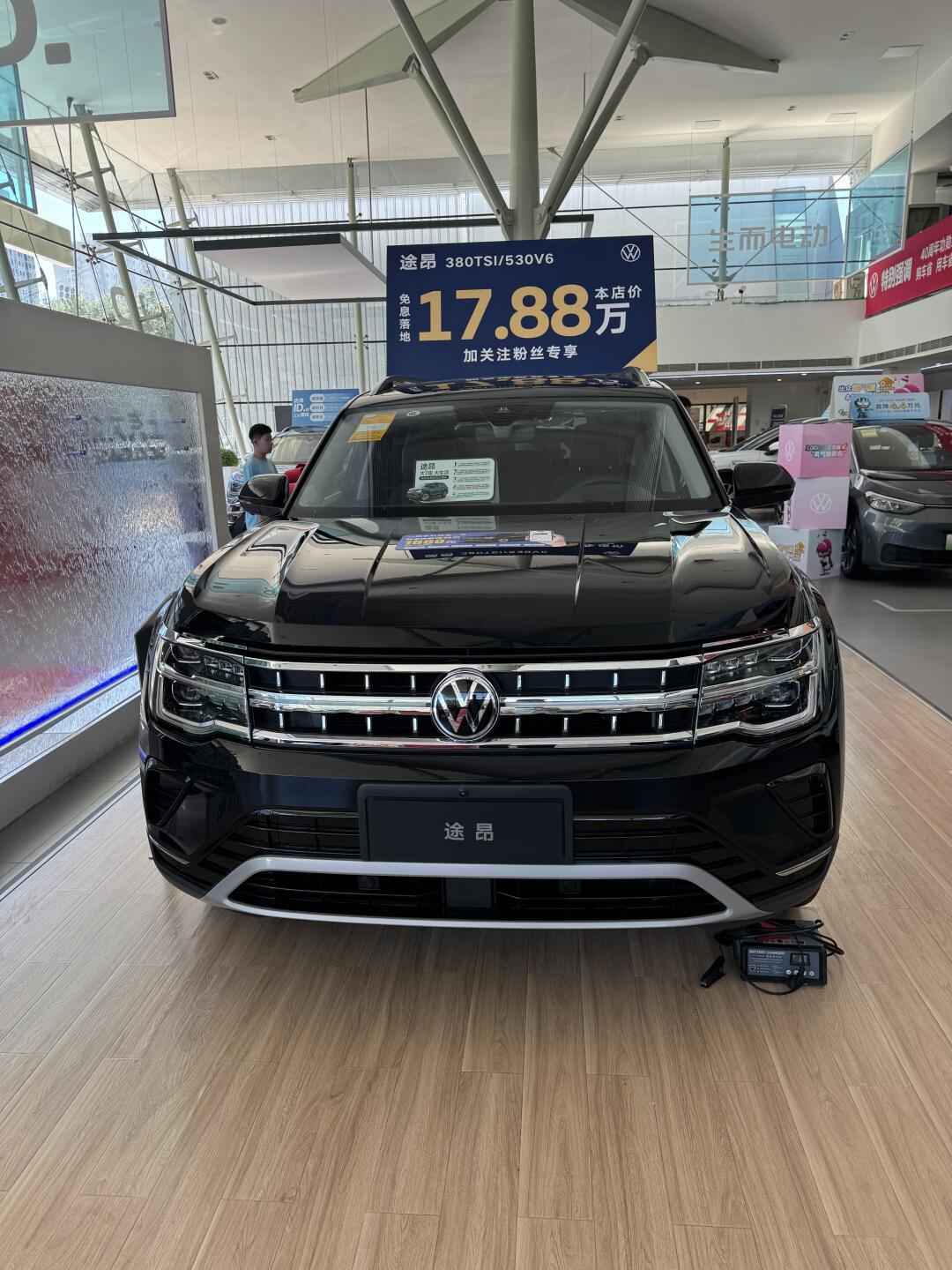 途昂是上汽大众旗下的一款中大型 suv,具有以下特点: 61 外观设计