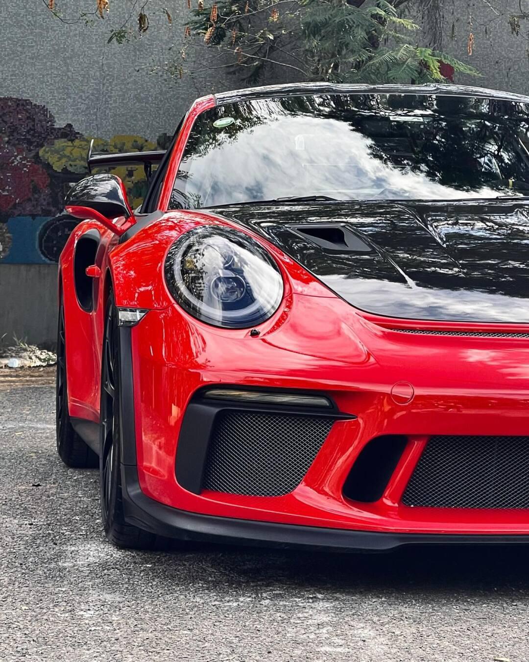 2) gt3 rs weissach 9990