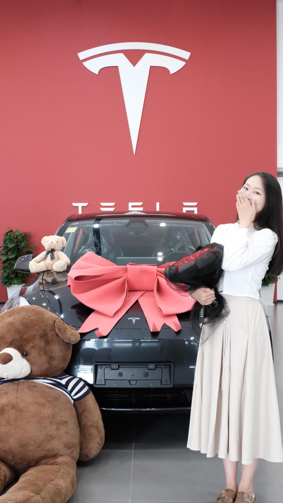 不敢发朋友圈系列～我成为特斯拉女主啦!