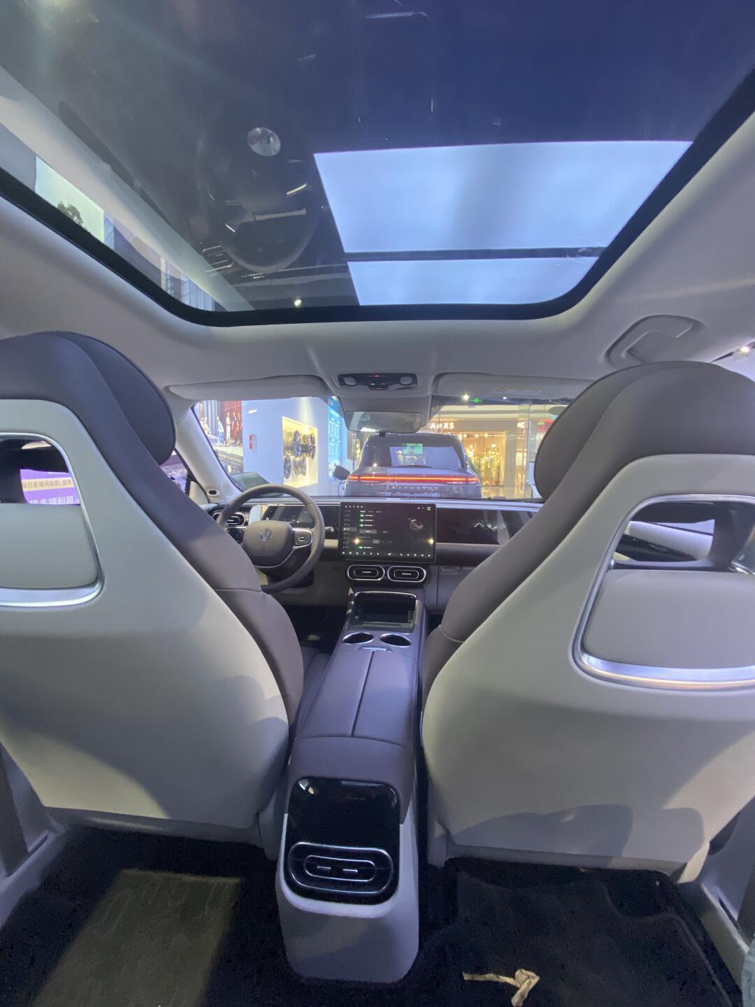 c11这个紫色内饰真的绝了!_零跑c11社区_易车社区