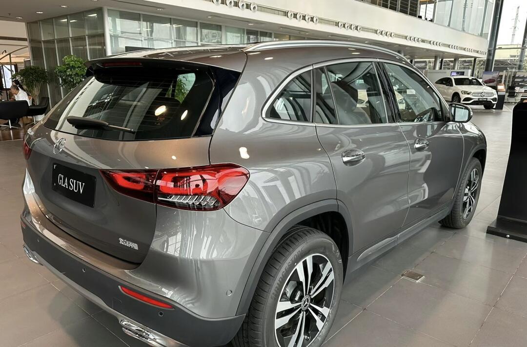 城市里的奔驰小钢炮 9515 奔驰 gla