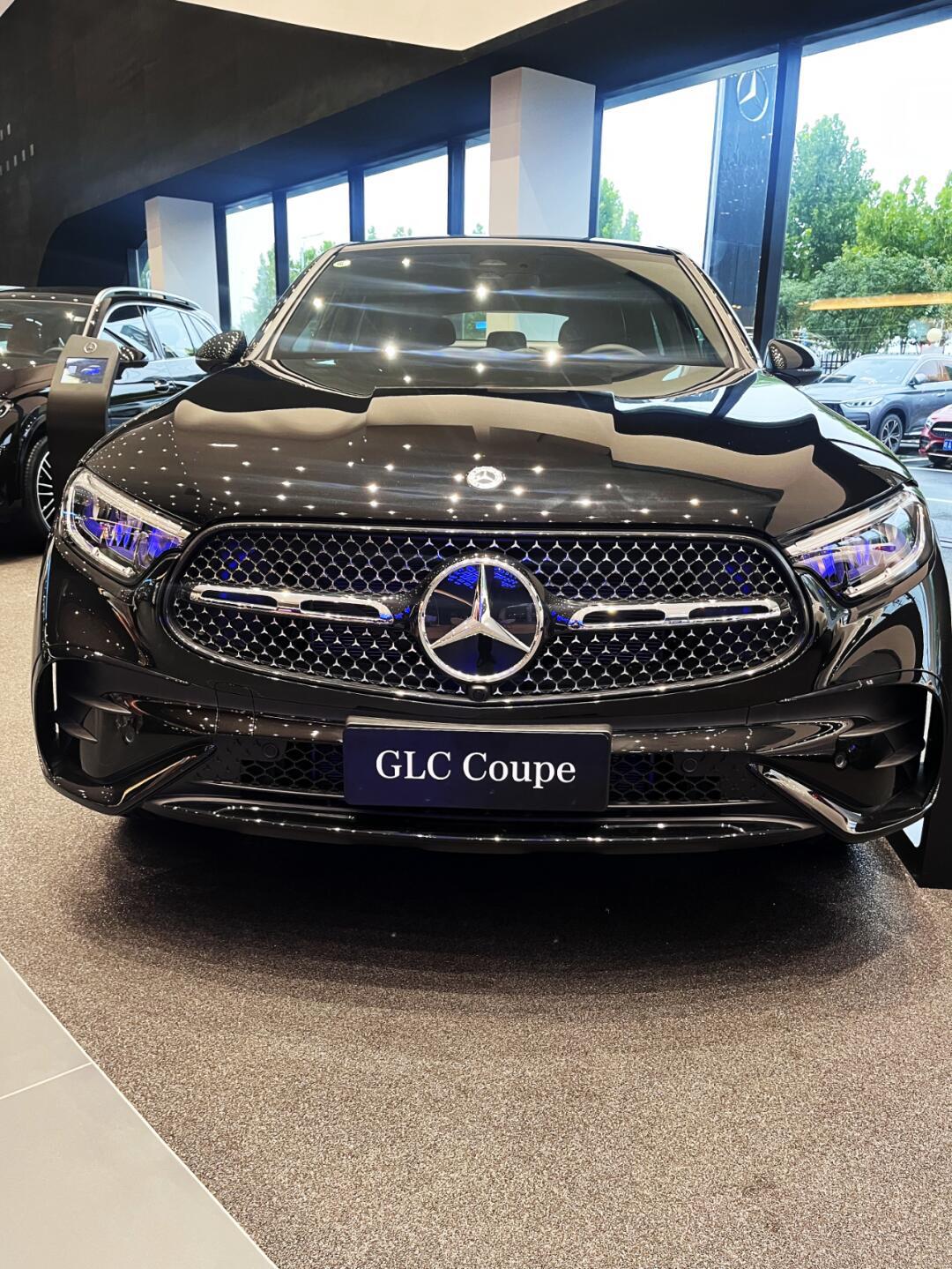 94女神专属座驾,奔驰glc轿跑来袭!92