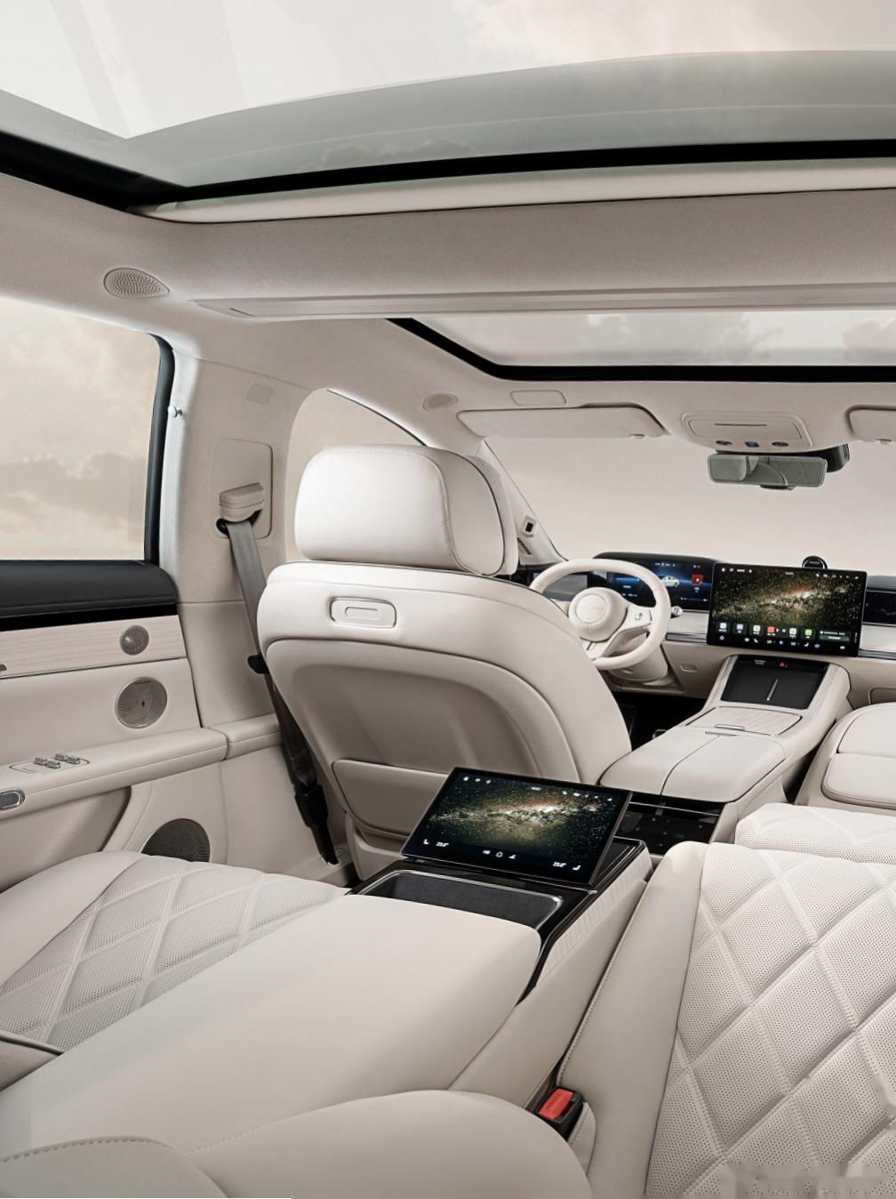 流线型设计,内饰豪华,智能