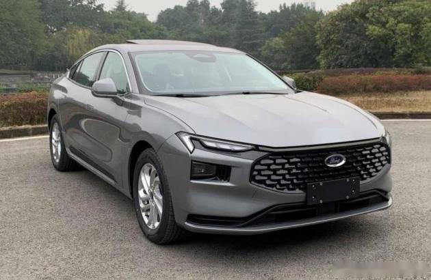 福特蒙迪欧——一款集优雅与性能于一身的中高级轿车.