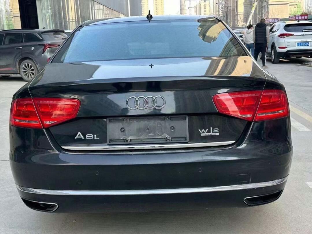 2012年奥迪a8l,3.0t四座豪华版