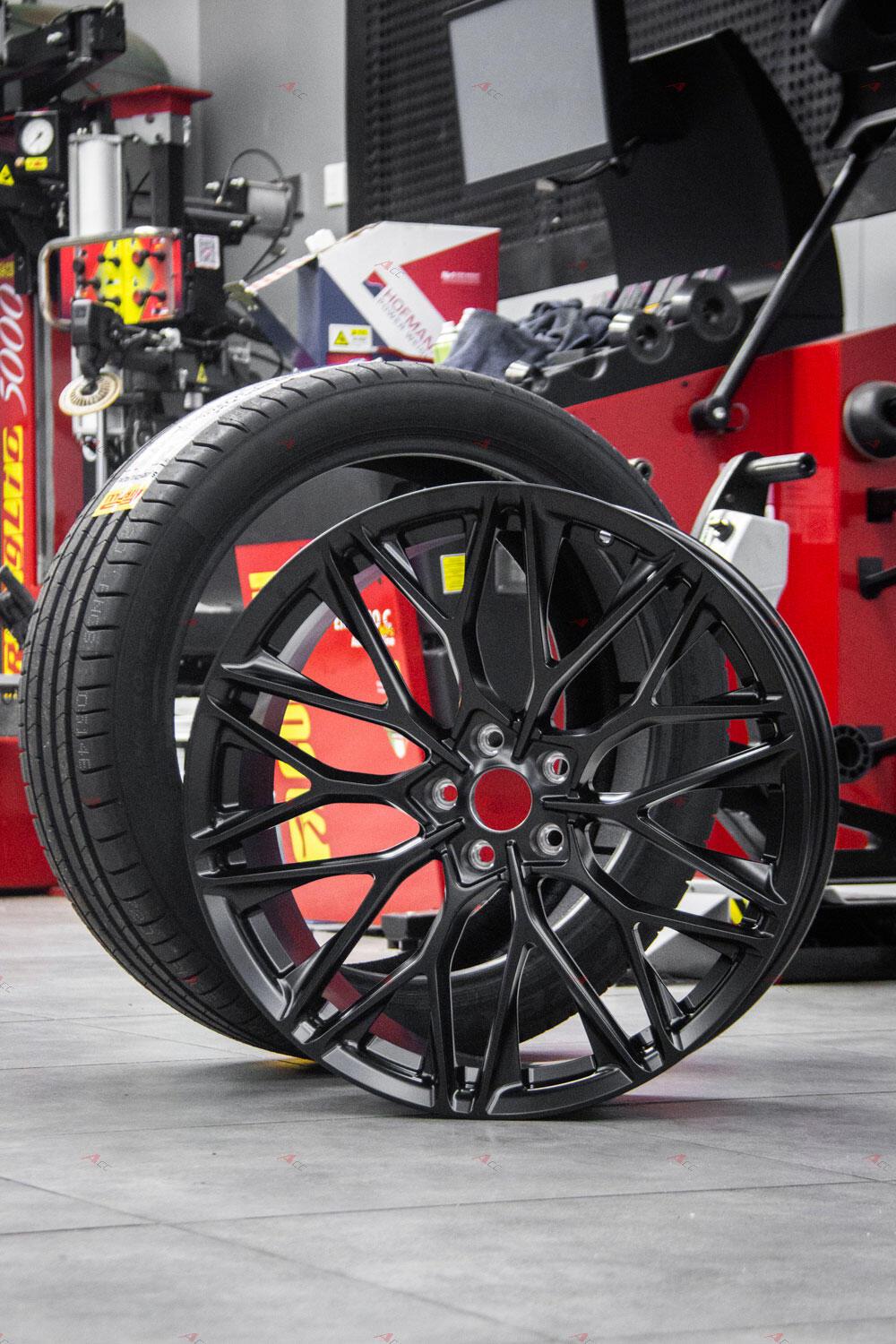 奥迪sq5更换 21寸hre p200款锻造轮毂 倍耐力p-zero轮胎 换轮毂