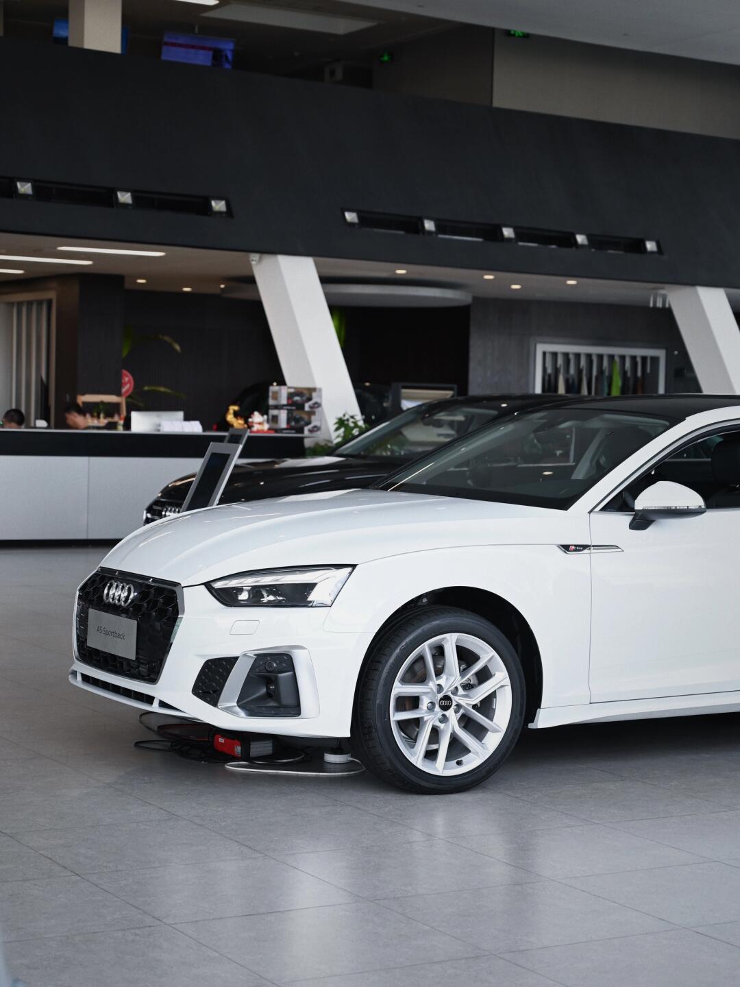 30万左右的奥迪a5😍白色才是颜值担当