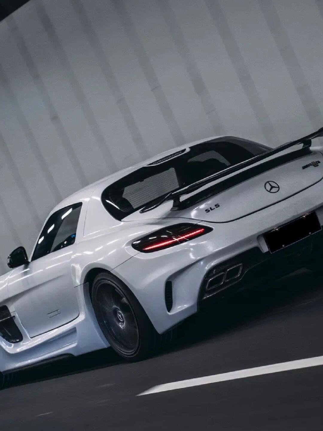 鸥翼门的开创者—奔驰sls