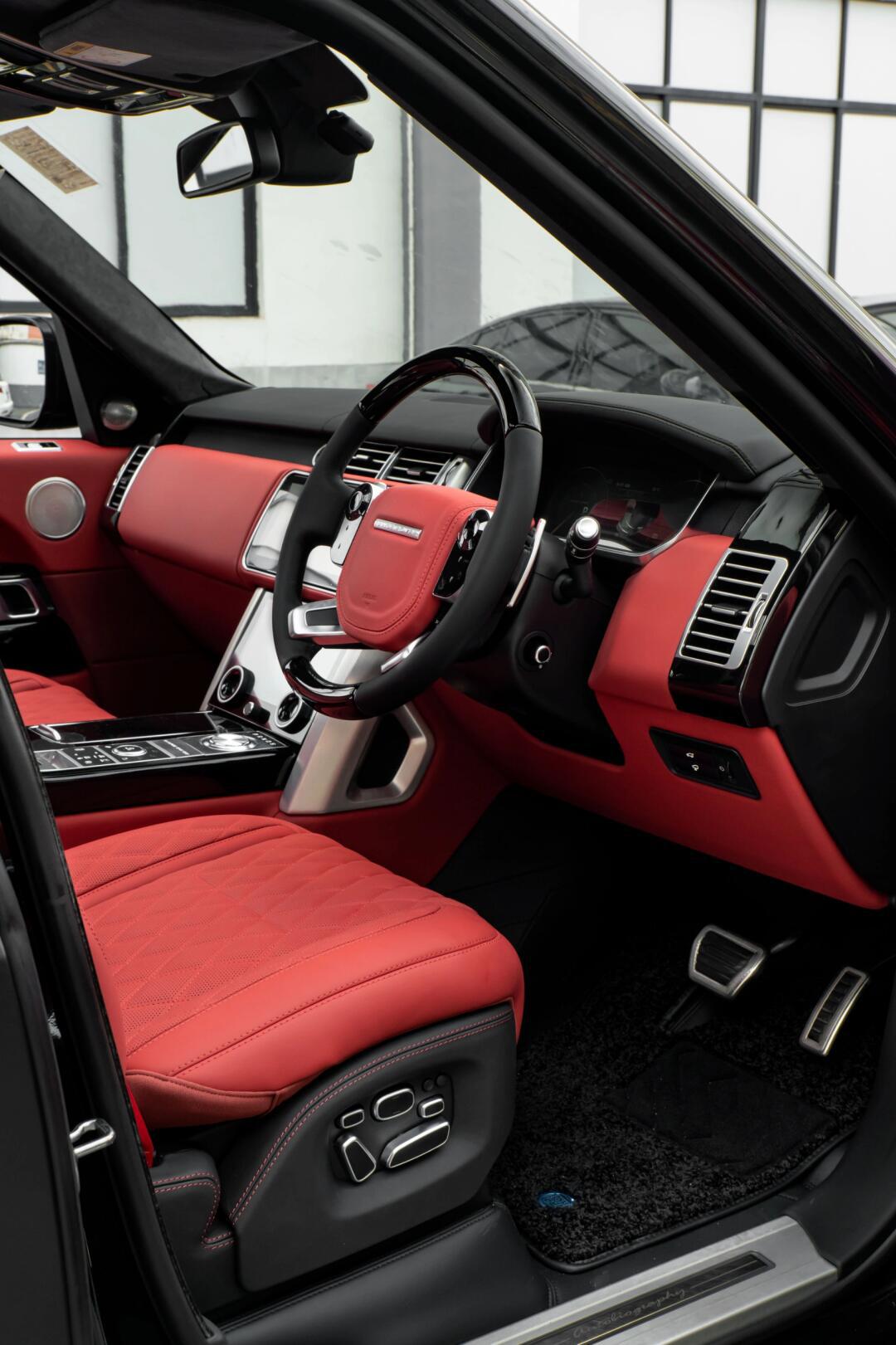 港牌路虎揽胜大哥到店升级内饰