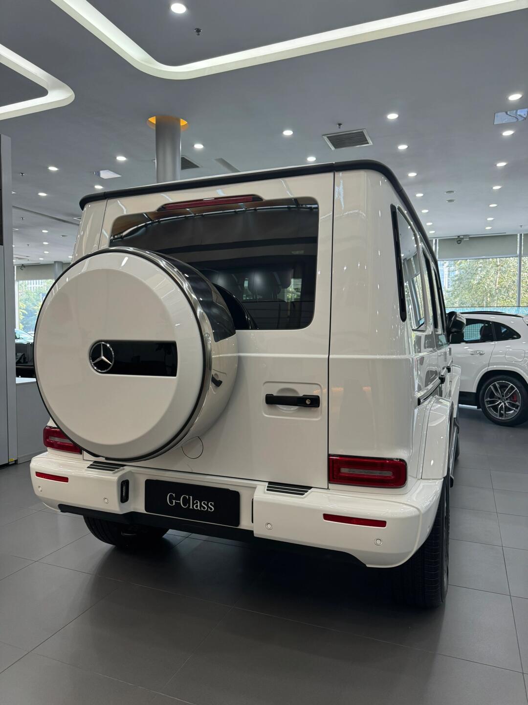 g500 #奔驰教皇白现车 最后的v8