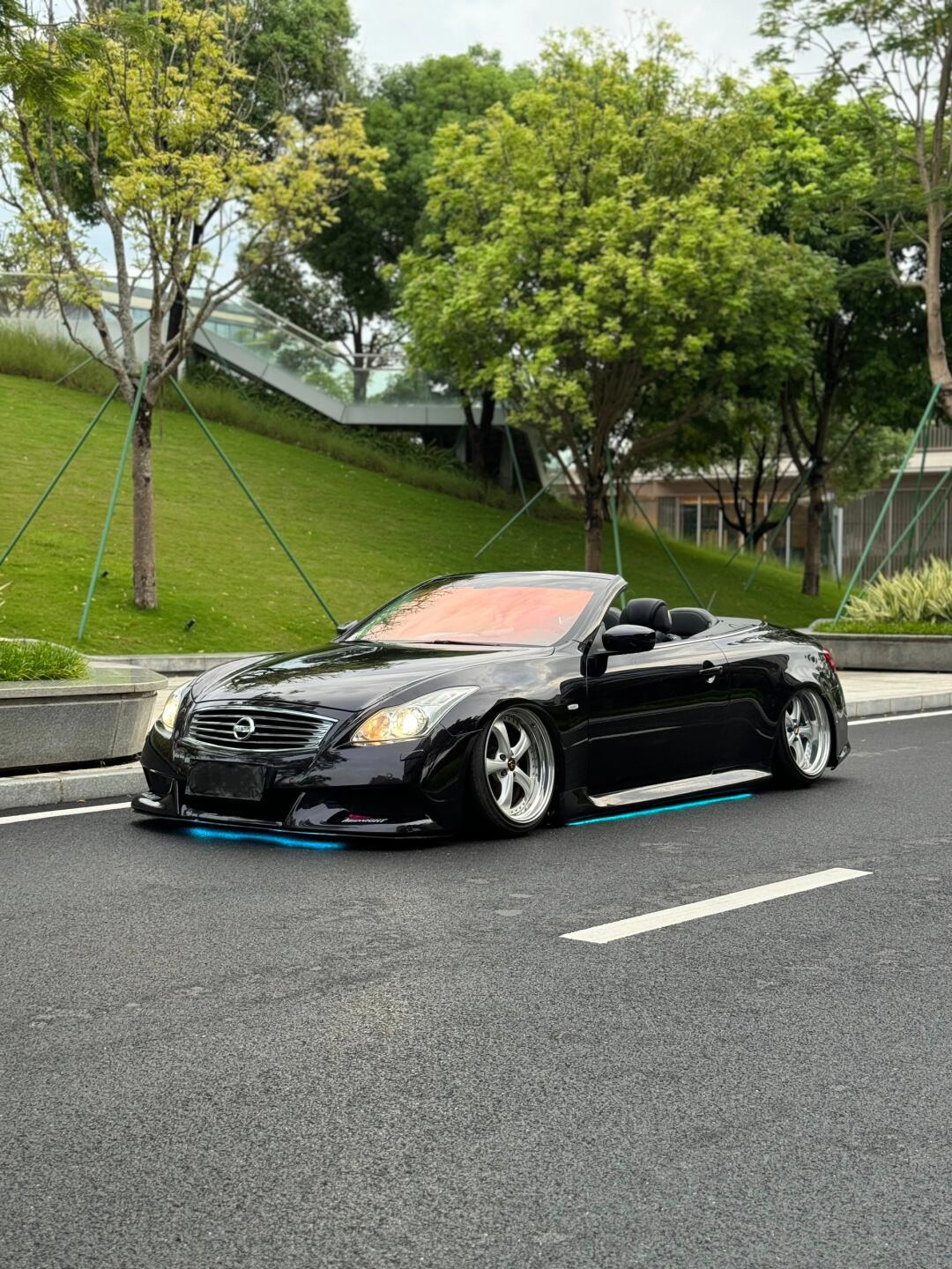 英菲尼迪g37s敞篷 绝版vq37发动机 气动 轮毂 刹车 carplay 全部