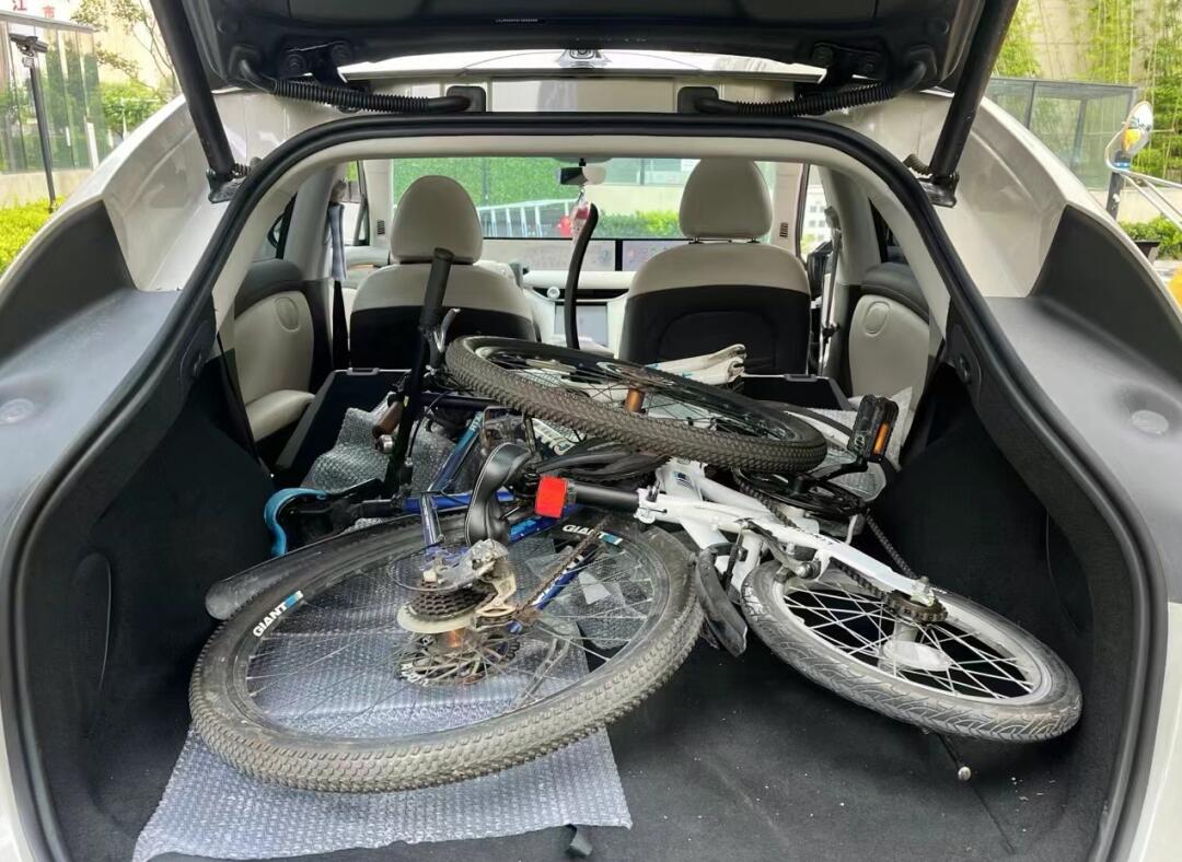 ls6后备箱装上自行车,去骑行