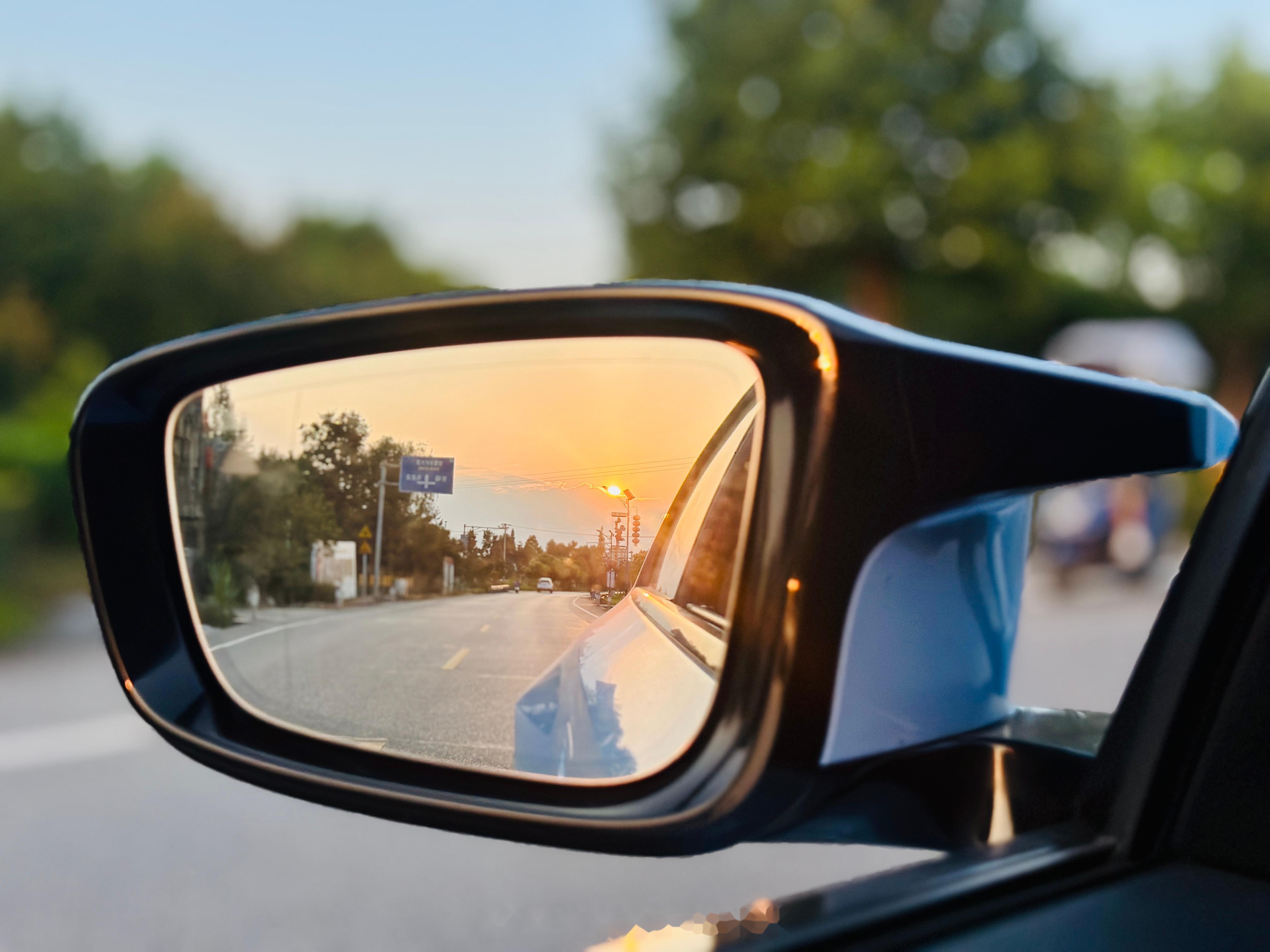 开m2最享受的就是看后视镜,宽体轮眉真的性感#米帅试车##宝马m2