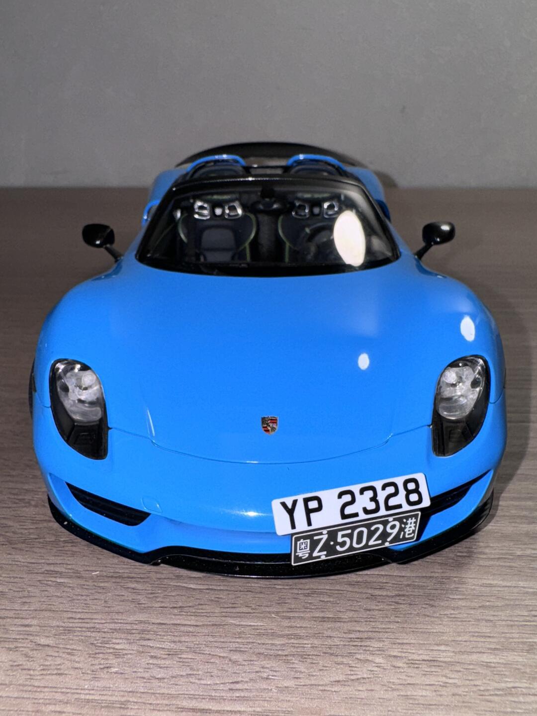 超跑女神保时捷918 spyder