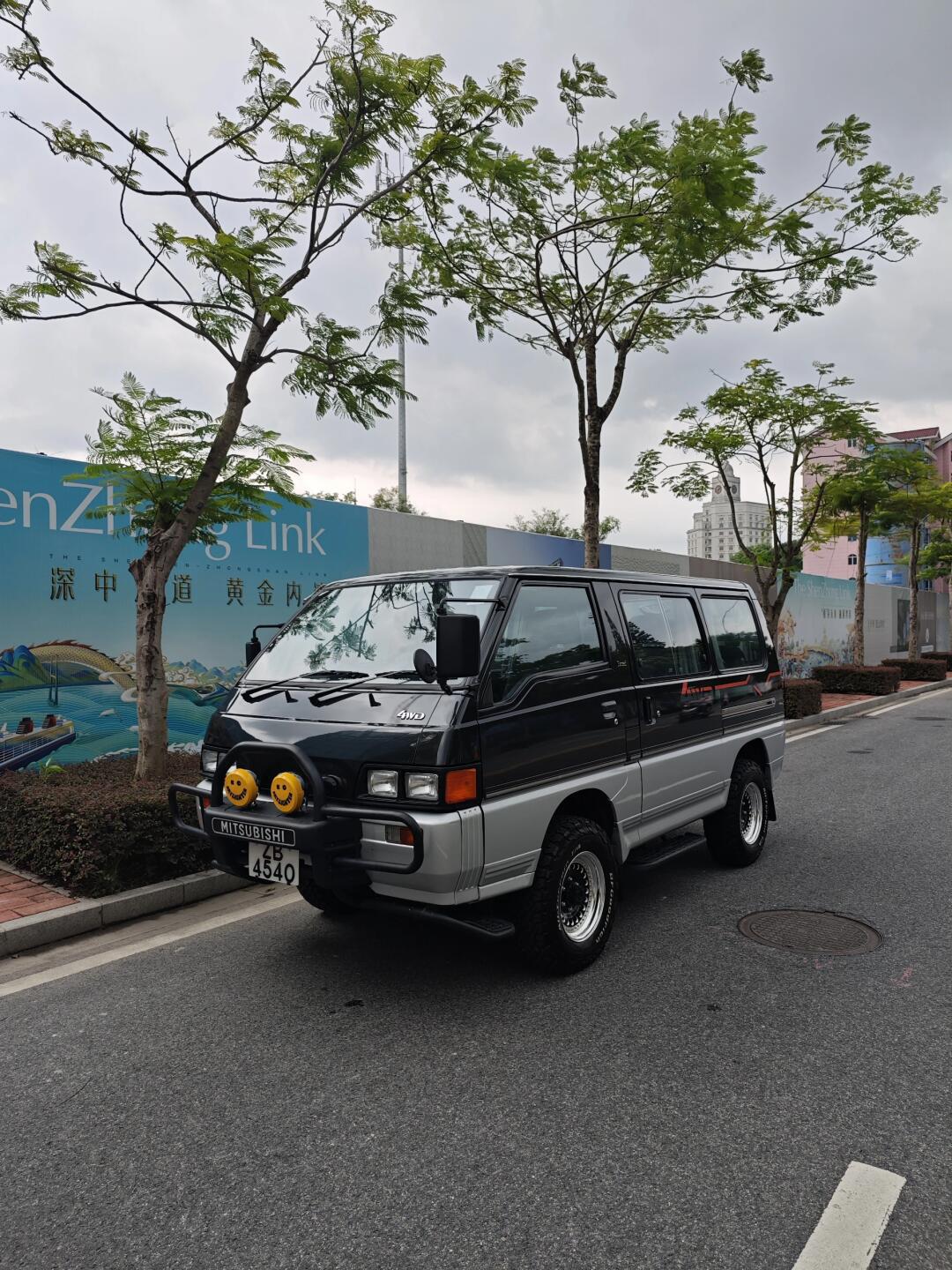 港车 得利卡l300复古四眼改造