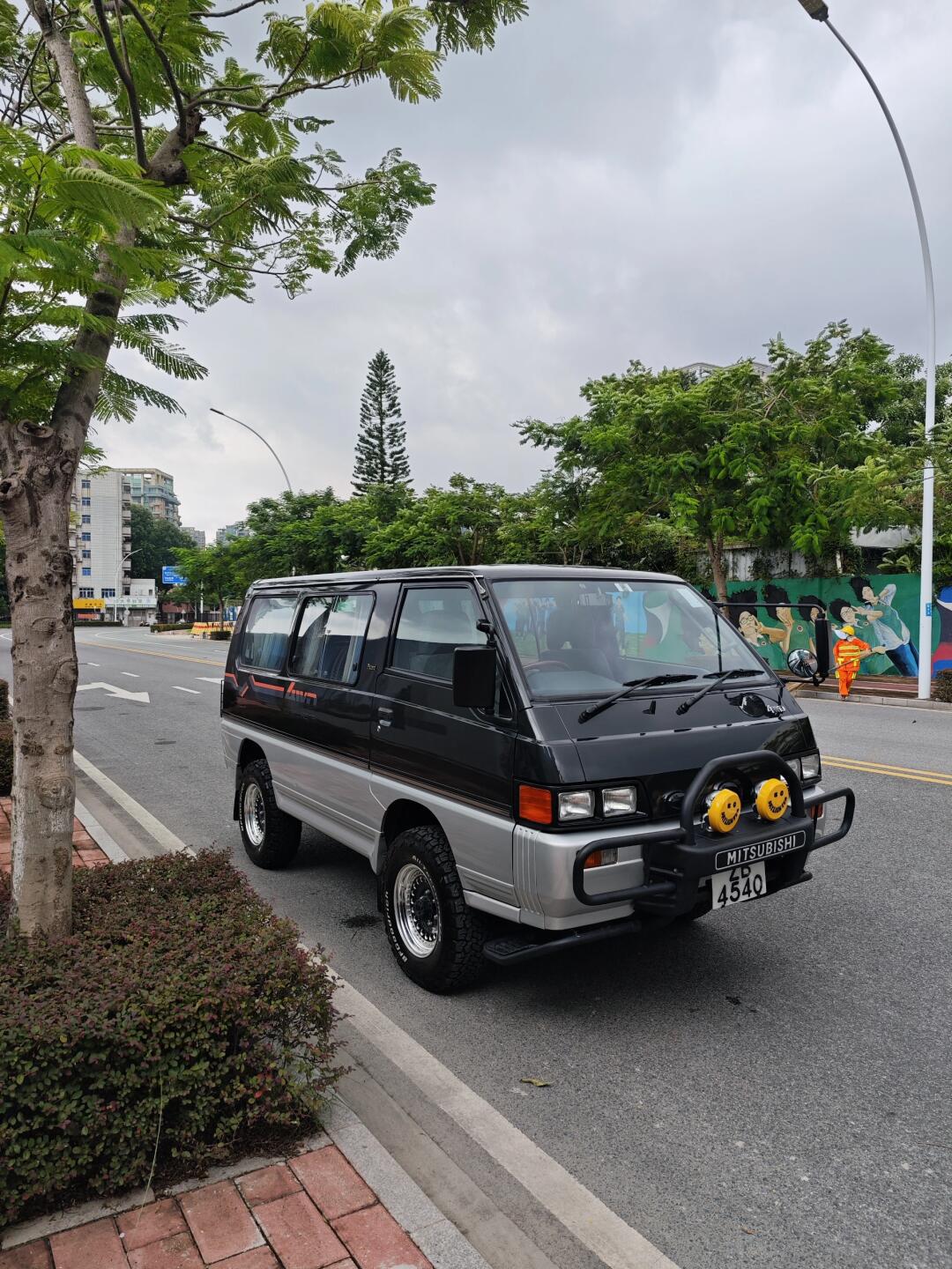 港车 得利卡l300复古四眼改造