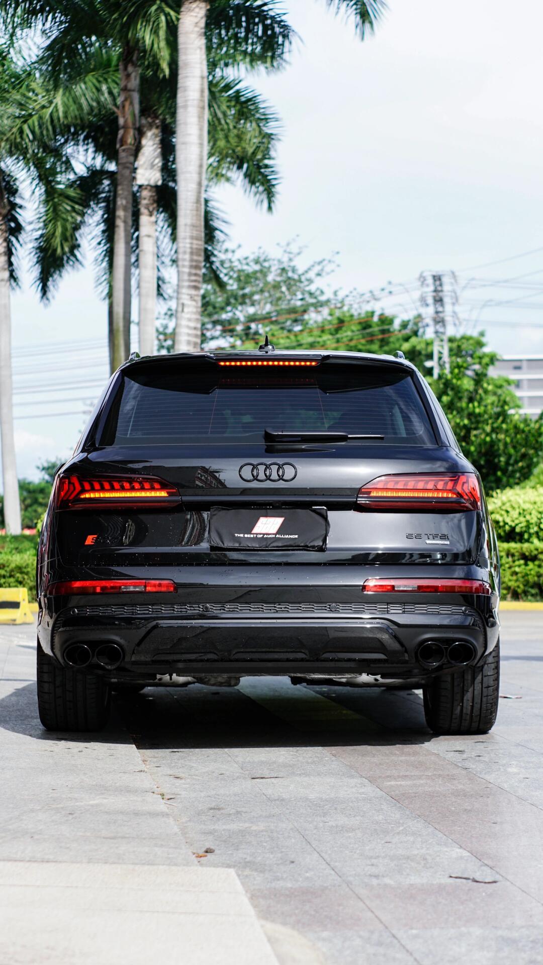 奥迪q7(奥迪q7车报价)