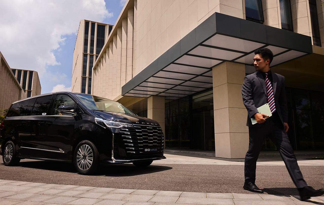 上汽大通maxus发布了全新一代大通g10的官图,这款中大型mpv预计将在