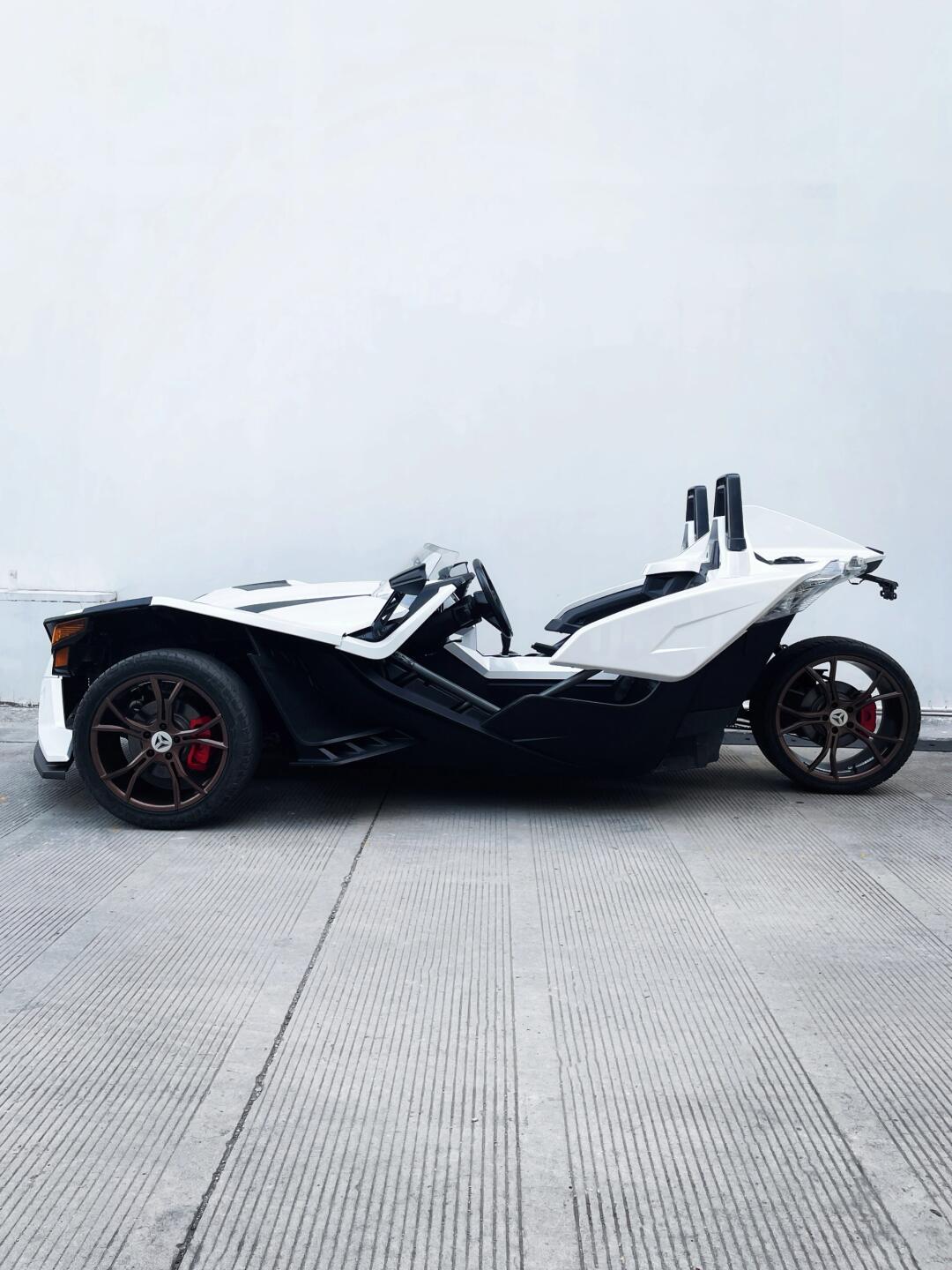 北极星 | slingshot 精灵古怪倒三轮摩托车