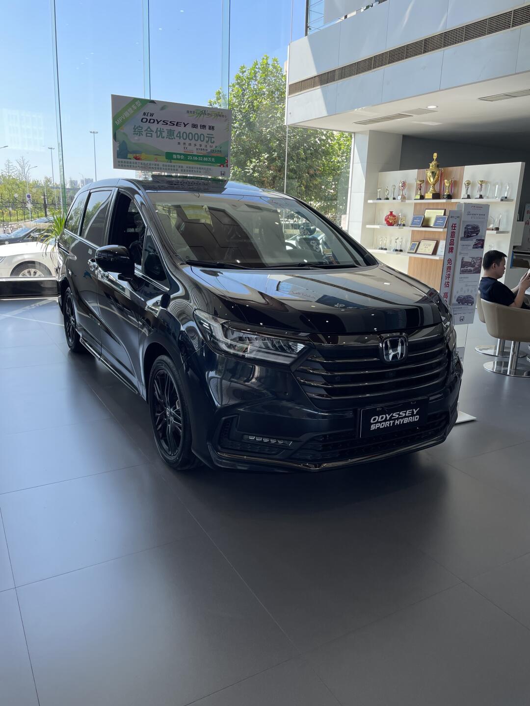 本田奥德赛,家庭出行的完美伙伴. 它的外观,稳重而不失灵动.