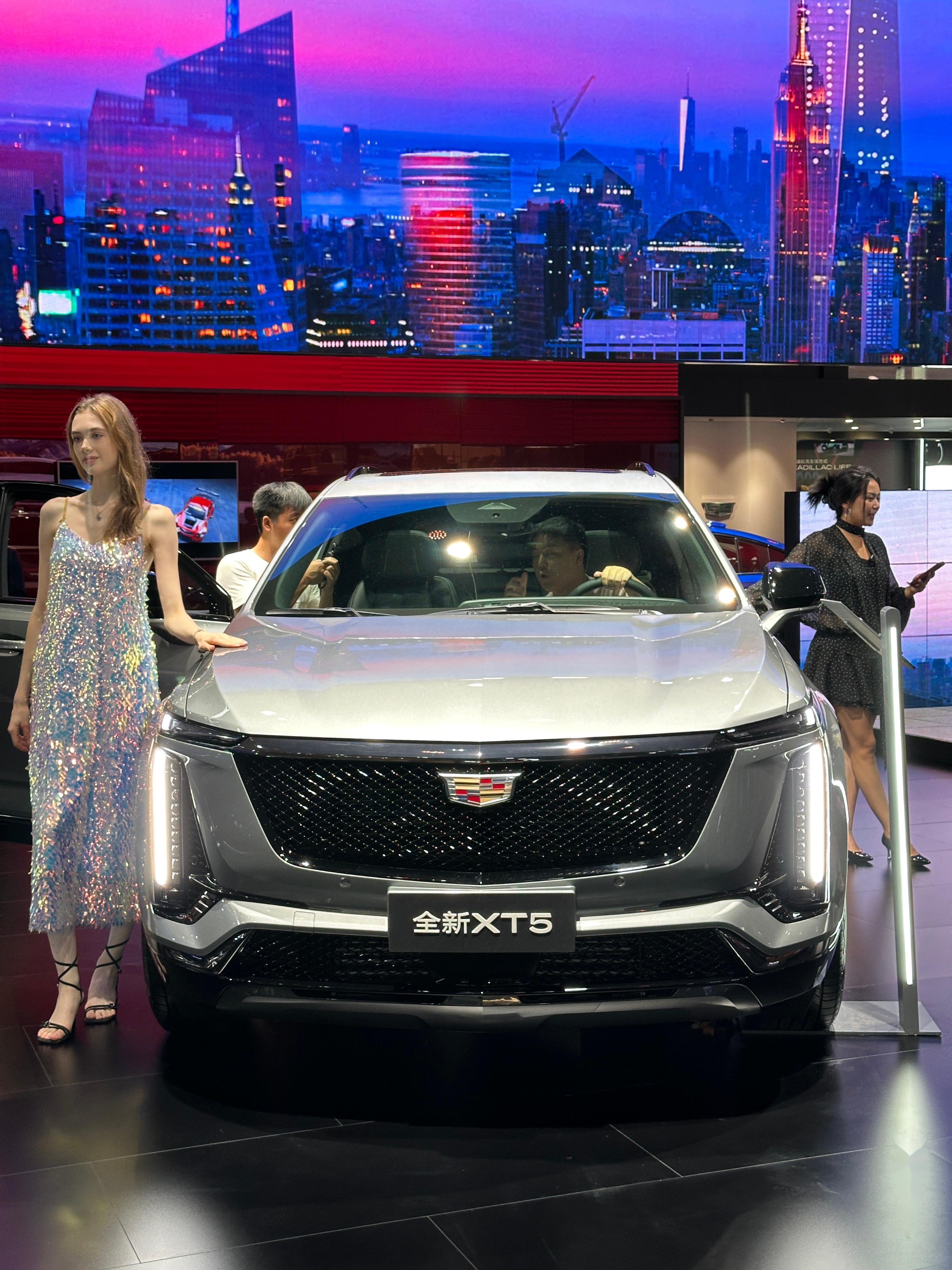 全新一代的凯迪拉克xt5,应该没有比我拍的更好的了2.