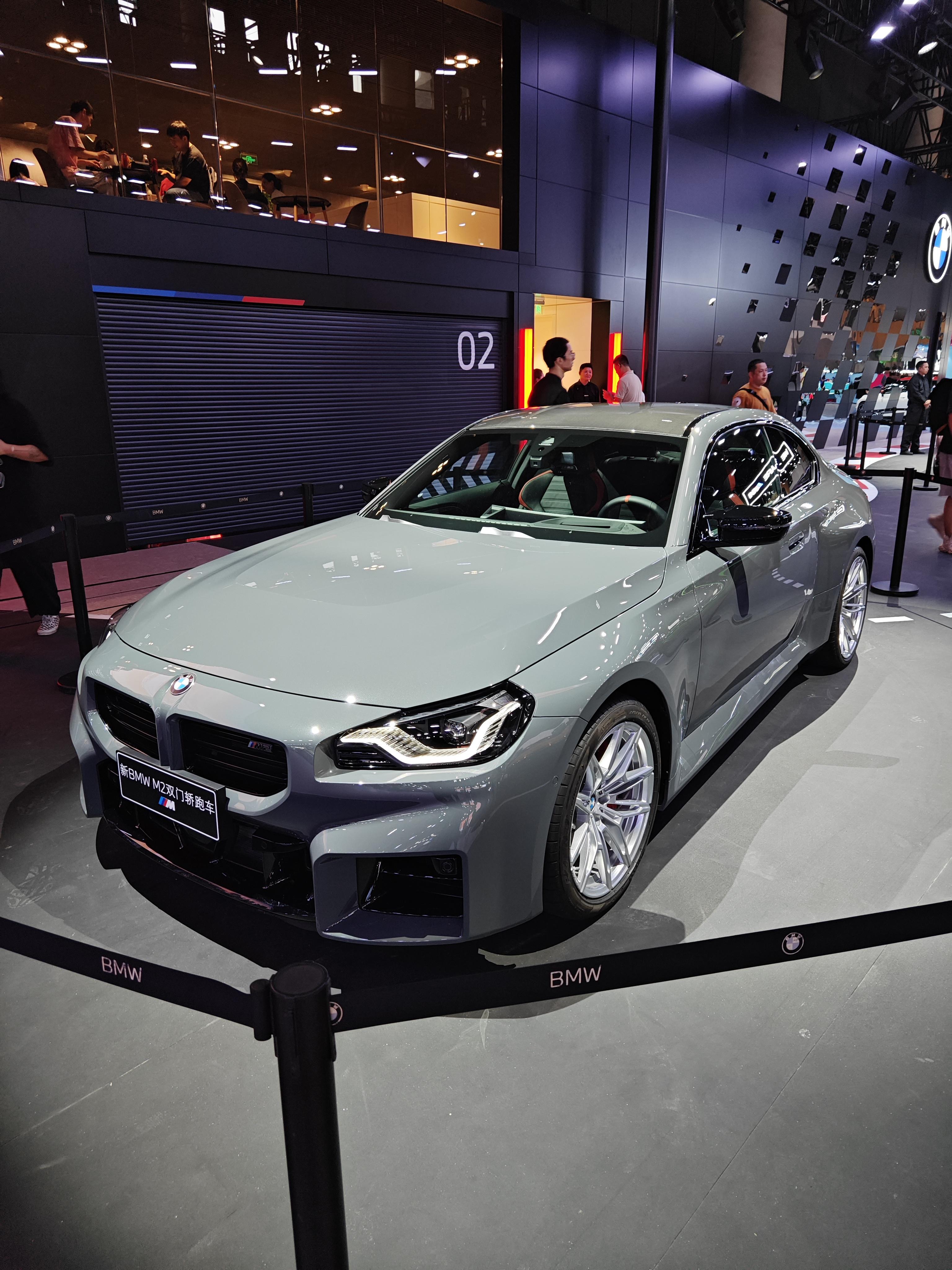 宝马m这个新的日行灯有点酷