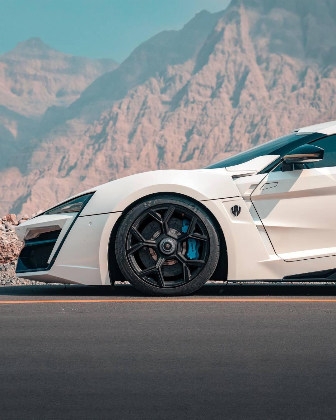 ?w motors // lykan hypersport 莱肯??