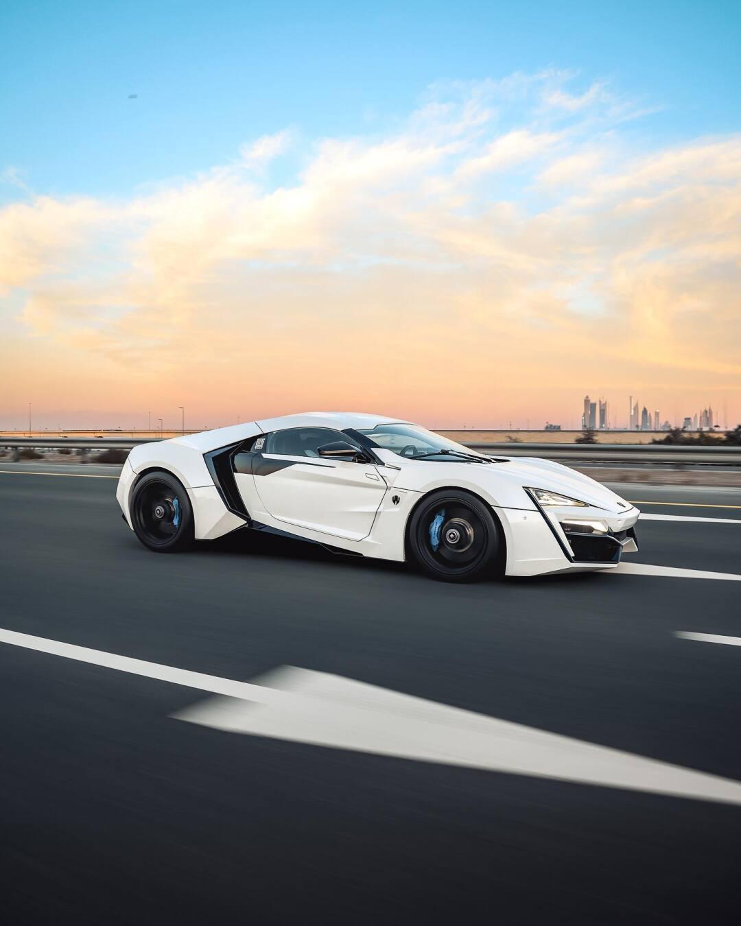 ?w motors // lykan hypersport 莱肯??
