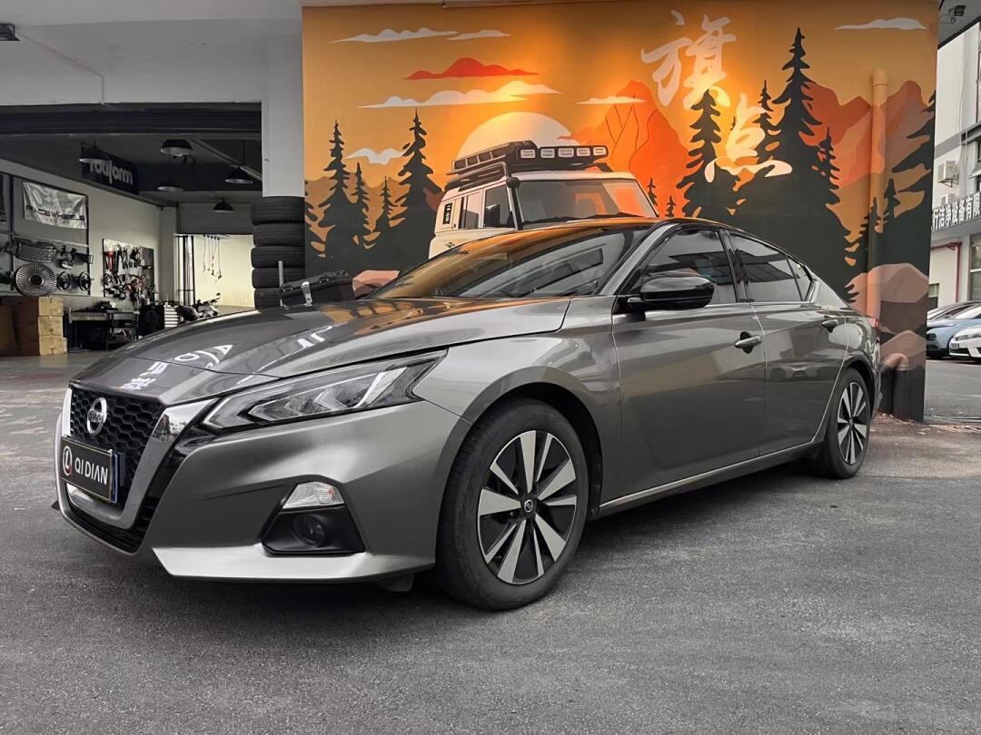 日产天籁 液态金属银