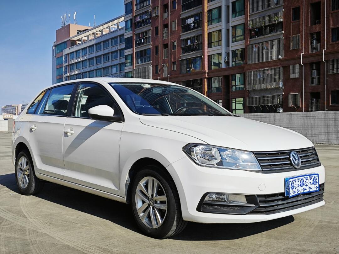 【品牌型号】2017年大众桑塔纳浩纳1.6l自动舒适版白色