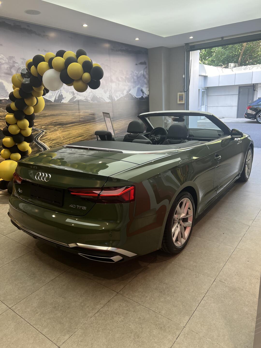 当前位置:>易车>社区>奥迪a5社区>奥迪a5敞篷车00后最喜欢的车>