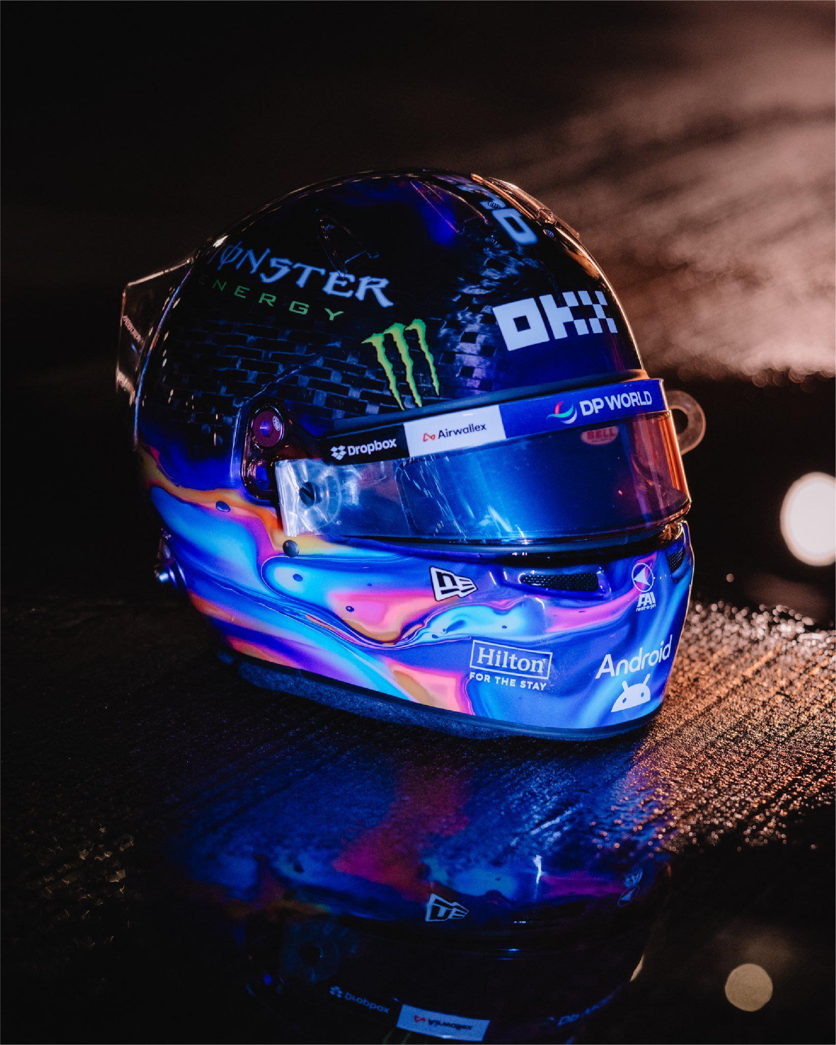 迈凯轮车手兰多·诺里斯在 上使用的特别版头盔涂装