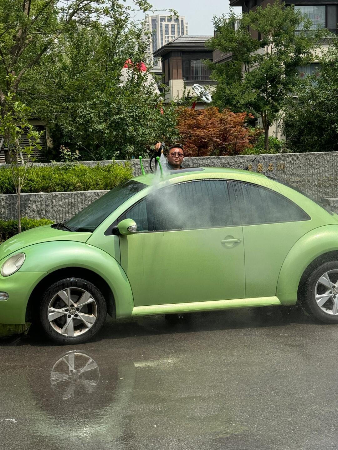 开了一辆2w不到的甲壳虫被亲戚骂虚荣爱面子