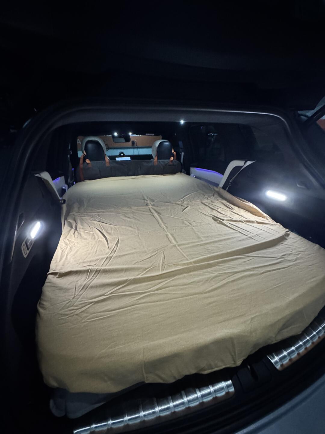 很舒服的蔚来es6床车