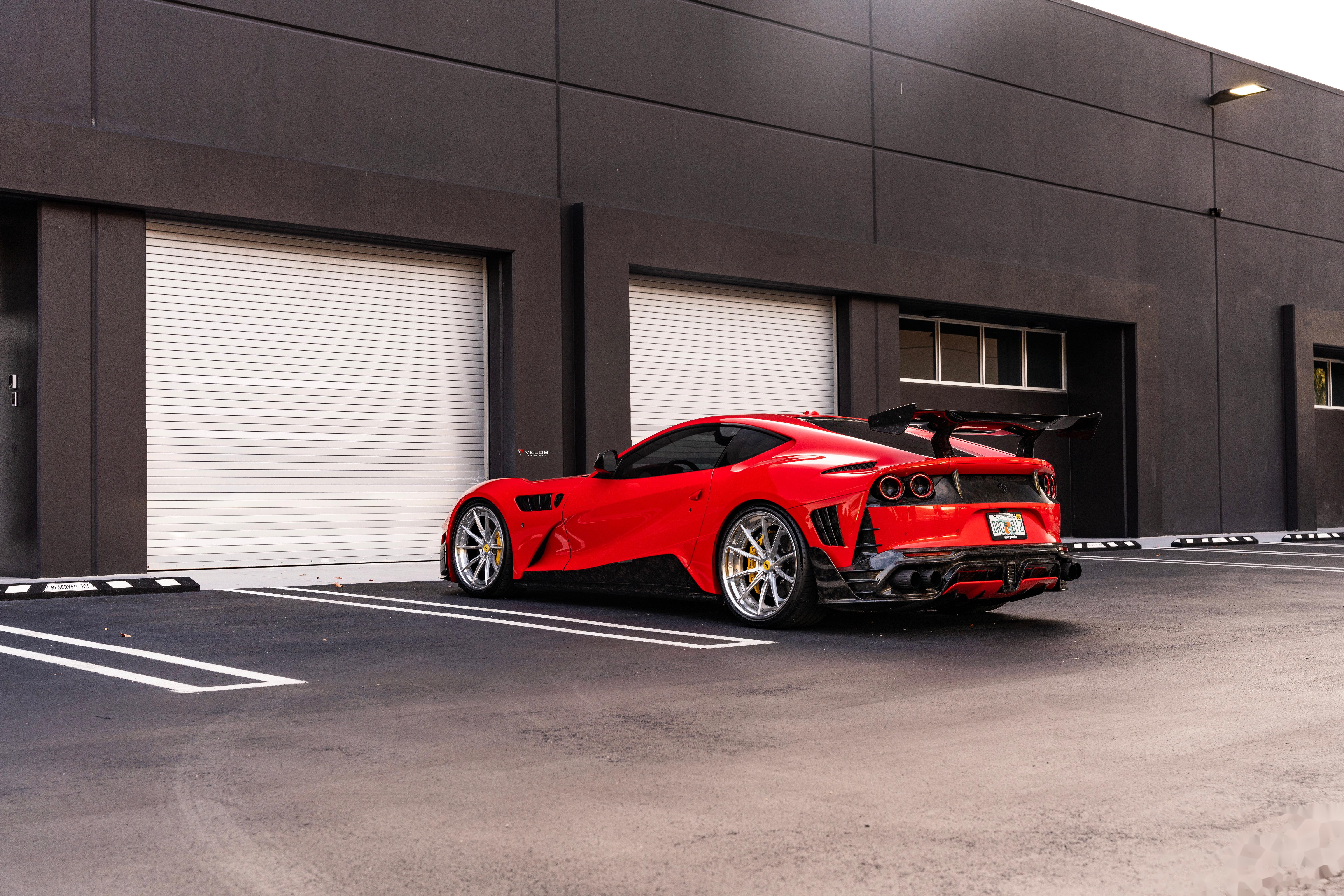 法拉利# 升级了mansory改装套件的ferrari 812