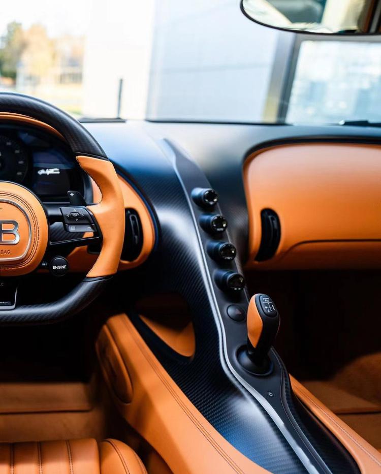 布加迪绝美质感内饰组图欣赏 哪个配色是你的菜?