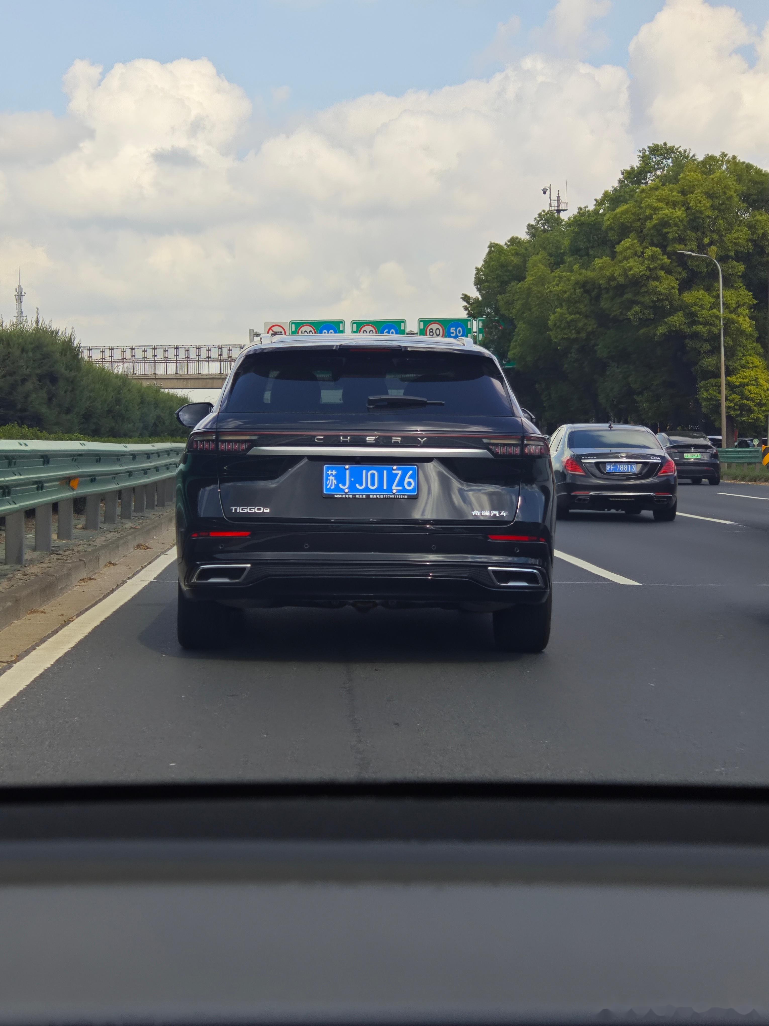 苏j是哪里牌照 都2024年 怎么还有人往车外扔垃圾 素质是真的差