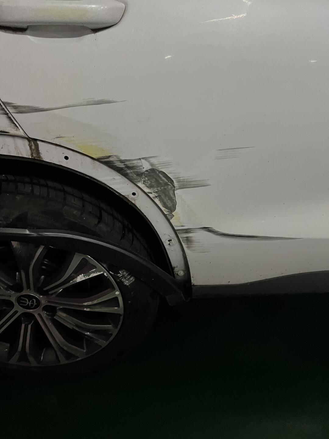 帮看看这个蹭的严重吗