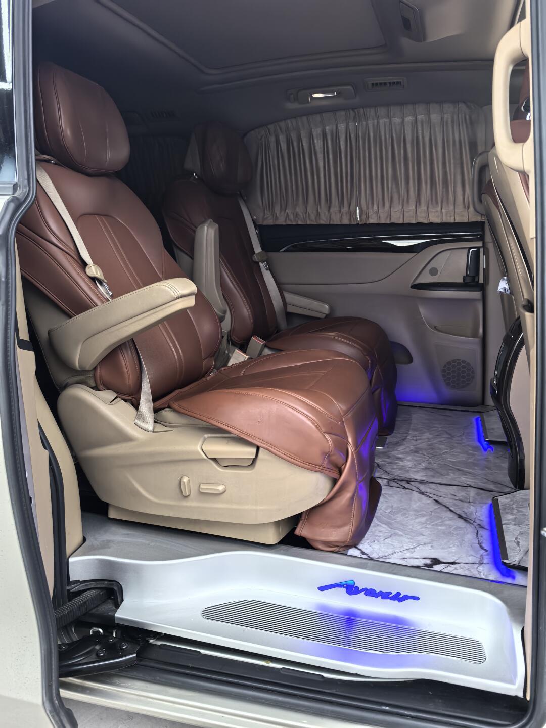 老款别克gl8,改装改装,感觉还不错